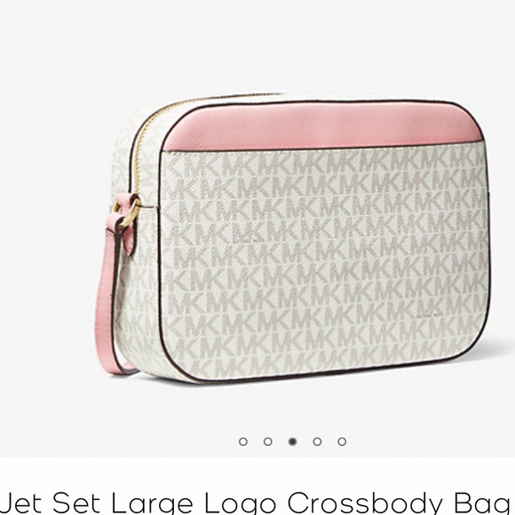 Michael Kors crossbody bag. The color is white with light pink - Picture 3 of 4